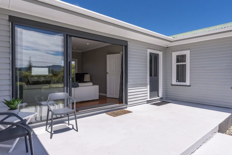 Photo of property in 16 Francis Road, Paraparaumu Beach, Paraparaumu, 5032