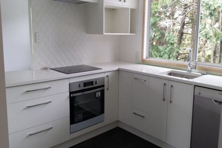 Photo of property in 27 Park Hill Road, Birkenhead, Auckland, 0626