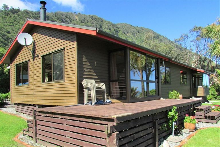 Photo of property in 2404 Coast Road, Barrytown, Runanga, 7873