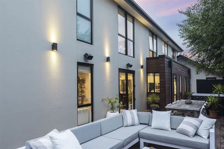 Photo of property in 28 Hawthorne Street, Strowan, Christchurch, 8052