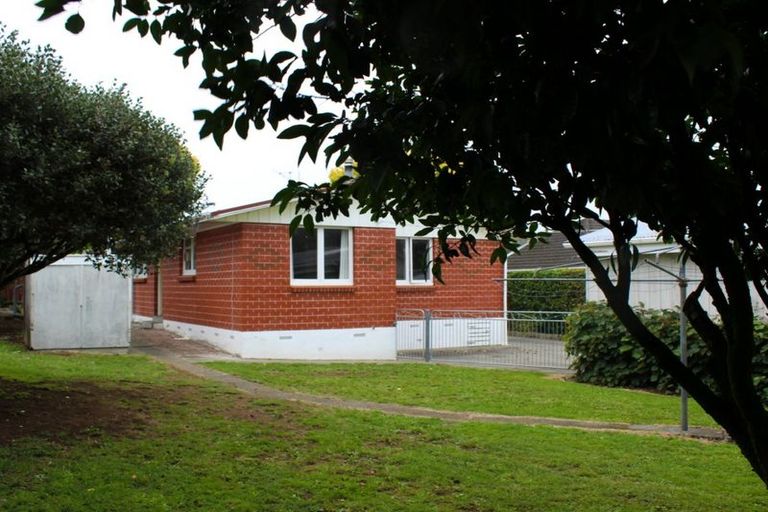 Photo of property in 42 Costley Street, Carterton, 5713