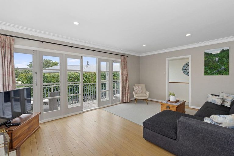 Photo of property in 90 Tiroroa Avenue, Te Atatu South, Auckland, 0610