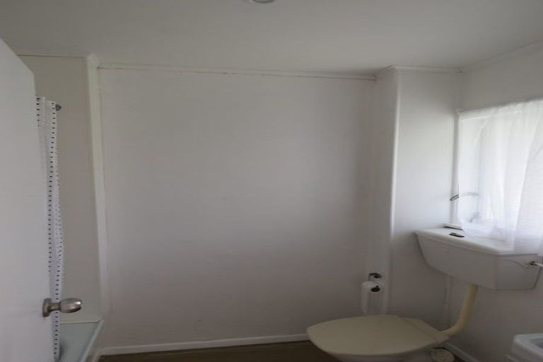 Photo of property in 34 Roberts Street, Tawa, Wellington, 5028