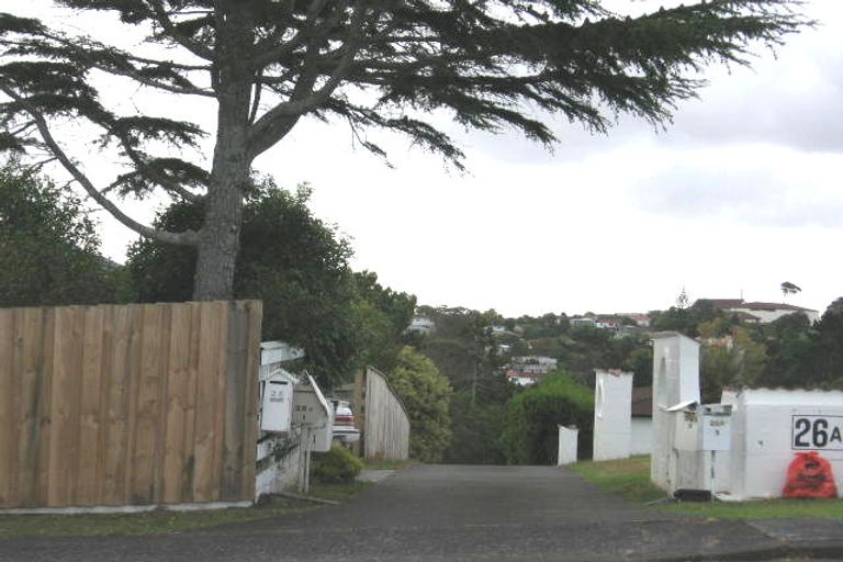 Photo of property in 1/28c Sunnynook Road, Sunnynook, Auckland, 0620