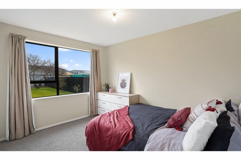 Photo of property in 17a Chadbury Street, Parklands, Christchurch, 8083