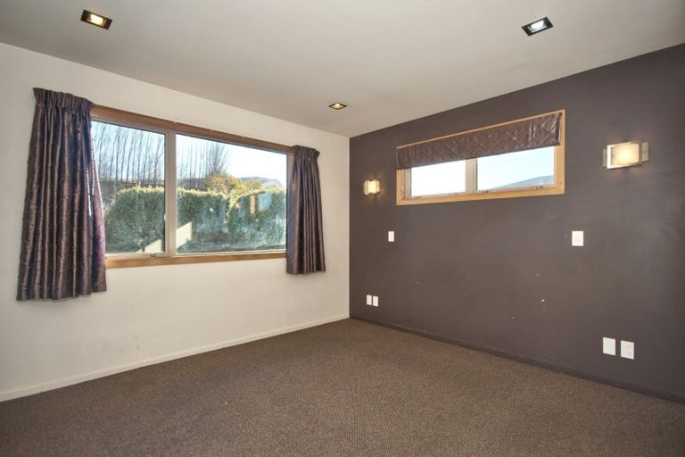 Photo of property in 28 Sylvan Street, Lake Hayes, Queenstown, 9304