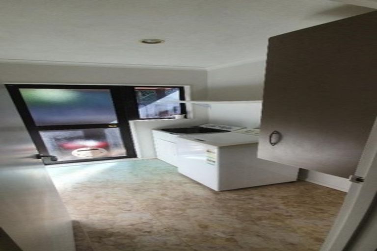 Photo of property in 2/9 Jay Court, Botany Downs, Auckland, 2010