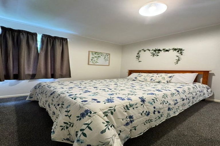 Photo of property in 7 Golf Road, New Lynn, Auckland, 0600