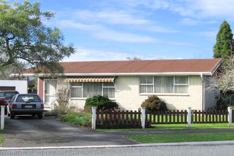 Photo of property in 9 Seamer Place, St Andrews, Hamilton, 3200