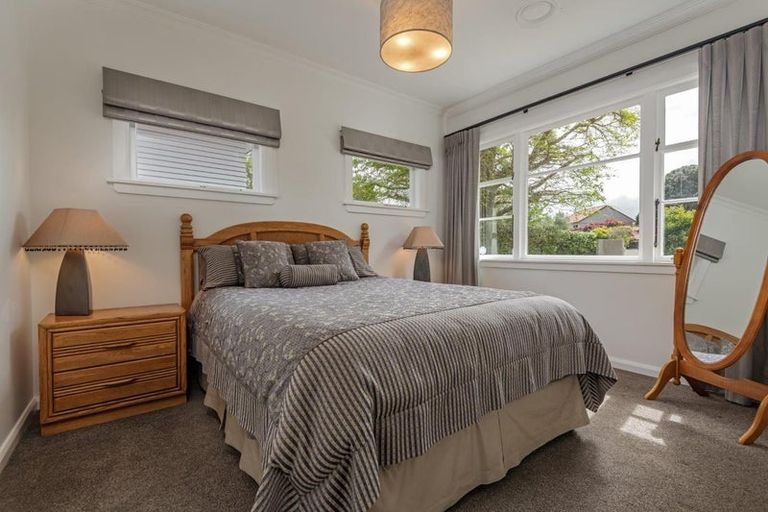 Photo of property in 8 Hughes Avenue, Hokowhitu, Palmerston North, 4410