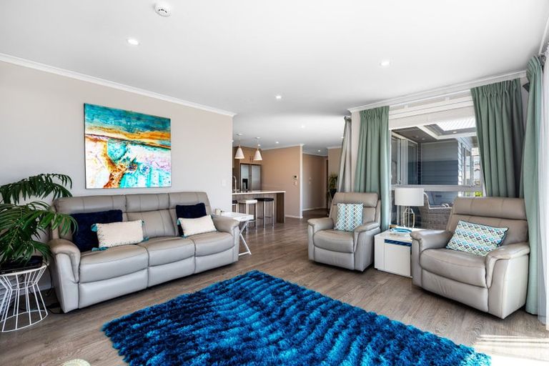 Photo of property in 5 Margaret Shields Avenue, Aotea, Porirua, 5024