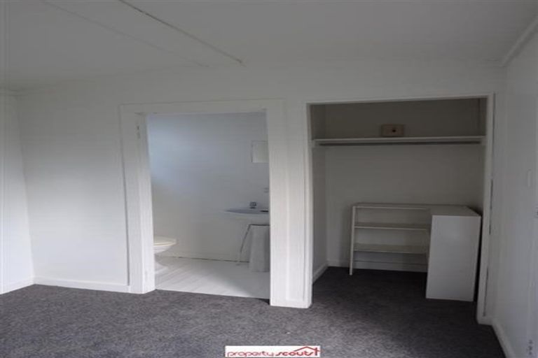 Photo of property in 1 Dickson Street, Macandrew Bay, Dunedin, 9014