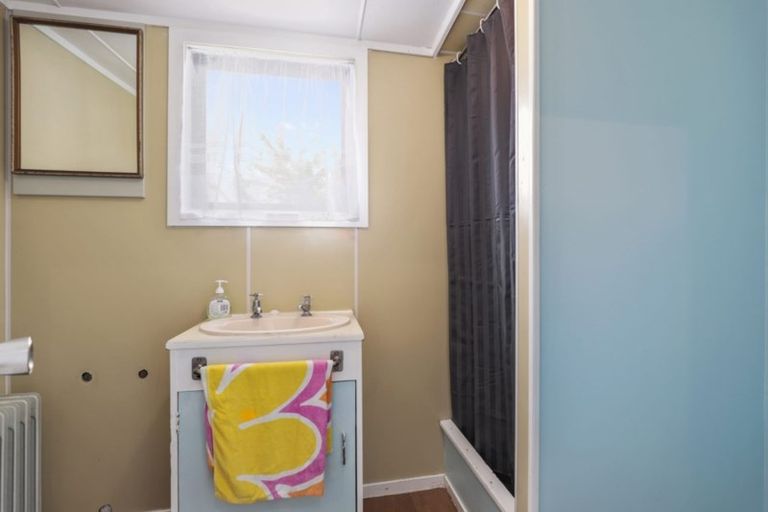 Photo of property in 15 Point Street, Raglan, 3225