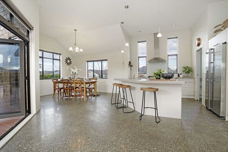 Photo of property in 15 Malbec Place, Rototuna, Hamilton, 3210