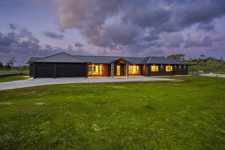 Photo of property in 1 Piwari Lane, Taupaki, 0782