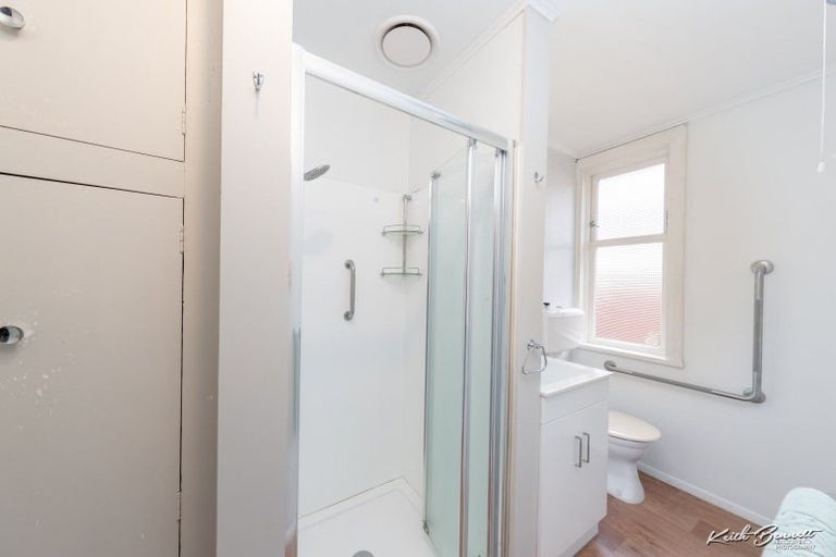 Photo of property in 71 Totara Crescent, Woburn, Lower Hutt, 5011