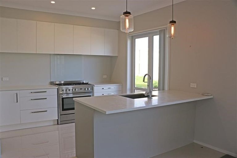Photo of property in 6 Hapuka Close, Snells Beach, 0920