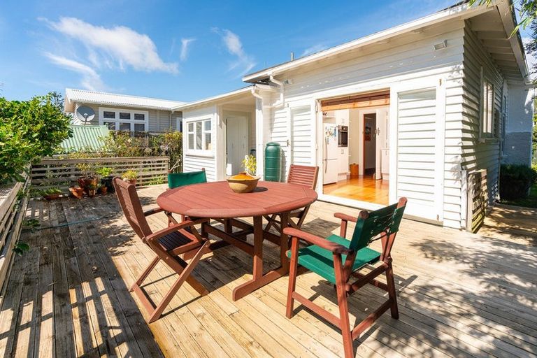 Photo of property in 50 Nottingham Street, Karori, Wellington, 6012