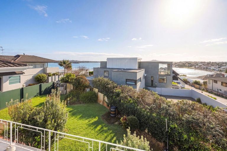 Photo of property in 19 Takutai Avenue, Bucklands Beach, Auckland, 2012