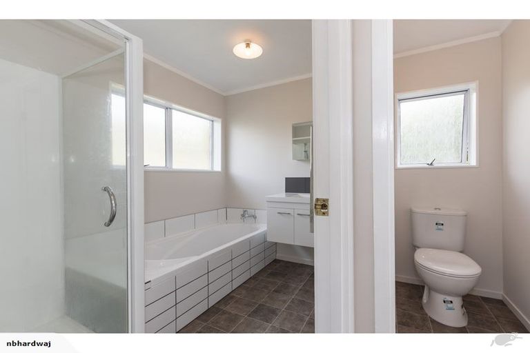 Photo of property in 1/5 Petrel Place, Massey, Auckland, 0614