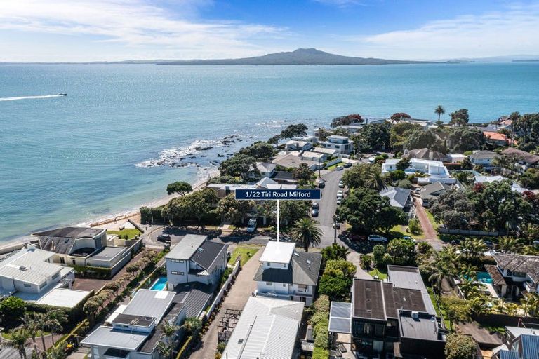 Photo of property in 1/22 Tiri Road, Milford, Auckland, 0620