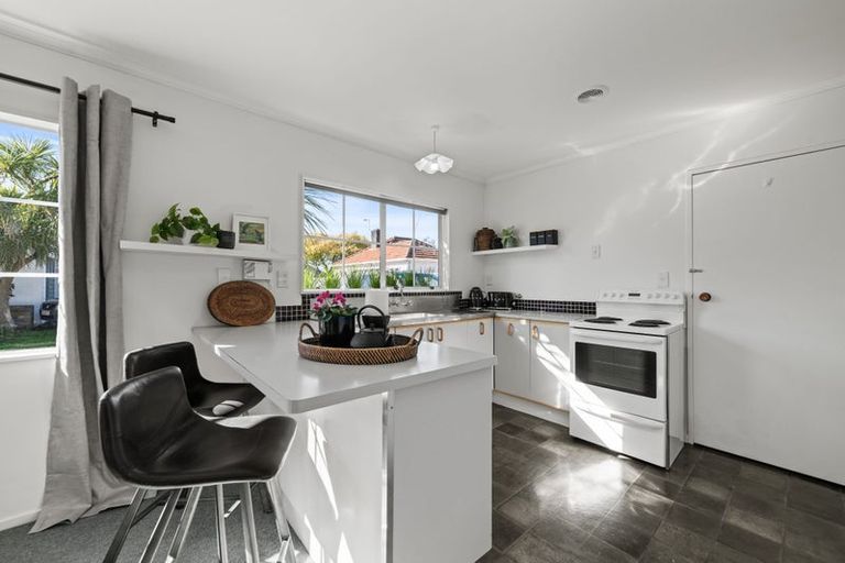 Photo of property in 10a Ihle Street, Terrace End, Palmerston North, 4410