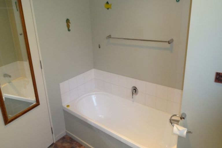 Photo of property in 21a Tilford Street, Woolston, Christchurch, 8062