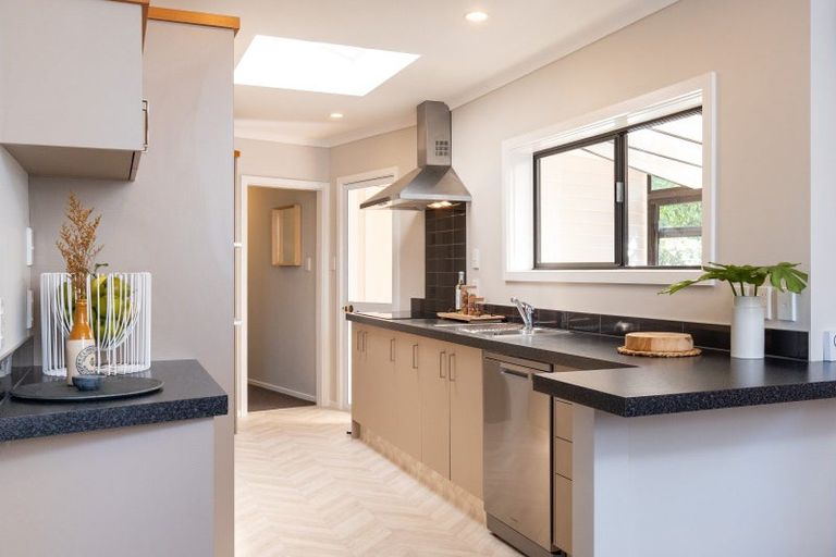 Photo of property in 23 Kent Terrace, Taradale, Napier, 4112