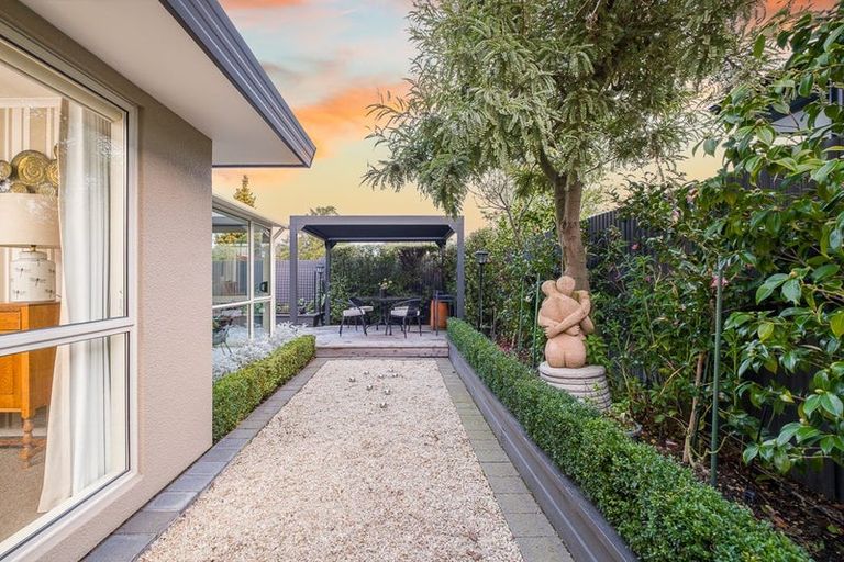 Photo of property in 2/77a Hinau Street, Riccarton, Christchurch, 8041