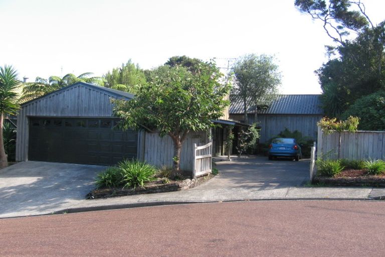 Photo of property in 14 Hebe Place, Birkenhead, Auckland, 0626