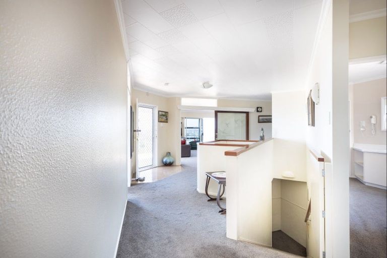 Photo of property in 19 Port View Crescent, Moturoa, New Plymouth, 4310