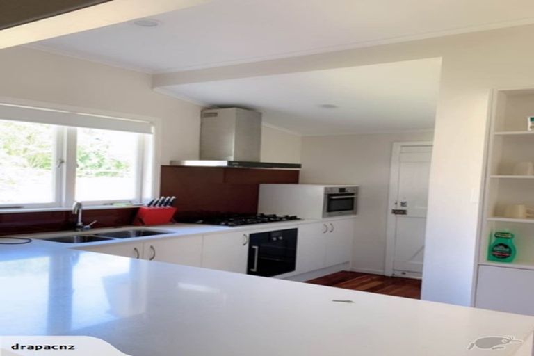 Photo of property in 14 Dignan Street, Point Chevalier, Auckland, 1022