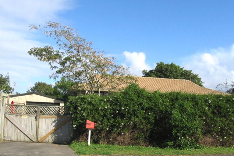 Photo of property in 3/5 Cameron Place, Ranui, Auckland, 0612