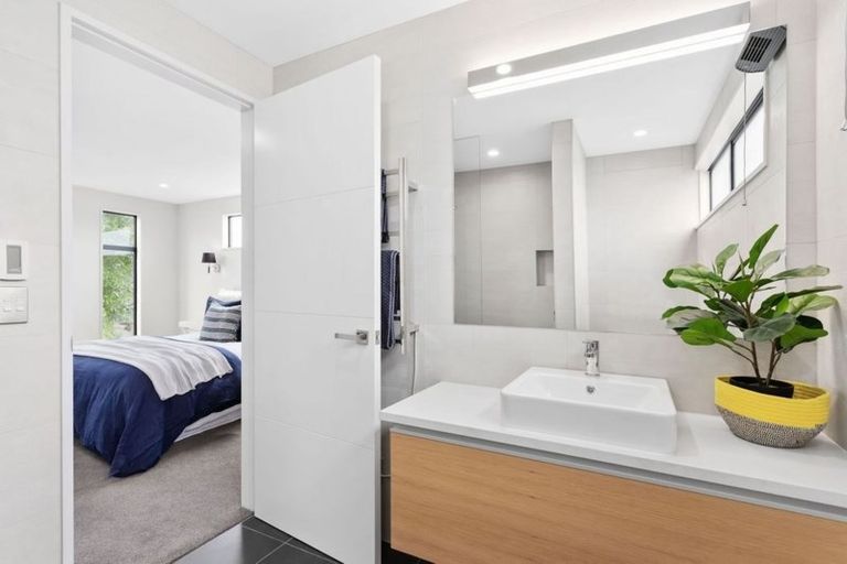 Photo of property in 15b Garden Road, Merivale, Christchurch, 8014