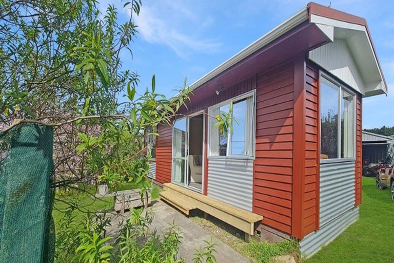 Photo of property in 1959 Parewanui Road, Parewanui, Bulls, 4894