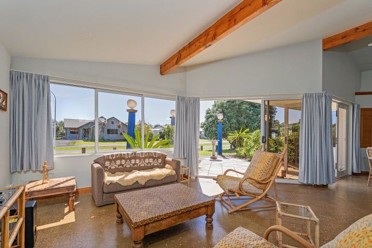 Photo of property in 1 Hawk Hill Crescent, Cooks Beach, Whitianga, 3591