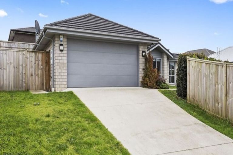 Photo of property in 4 Mcneish Place, Pokeno, 2402