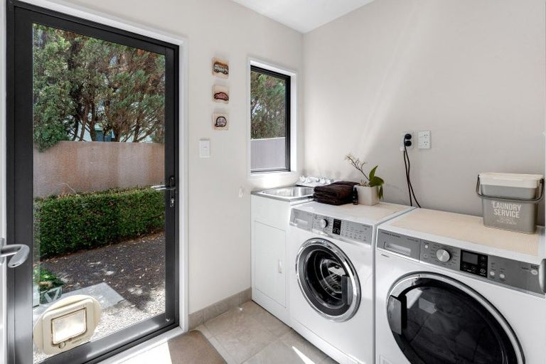 Photo of property in 27a The Parade, Bucklands Beach, Auckland, 2012