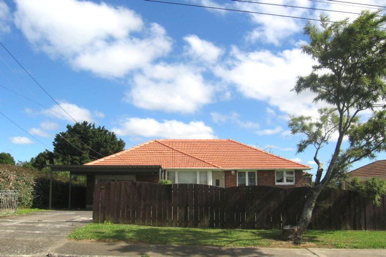 Photo of property in 35 Commissariat Road, Mount Wellington, Auckland, 1060