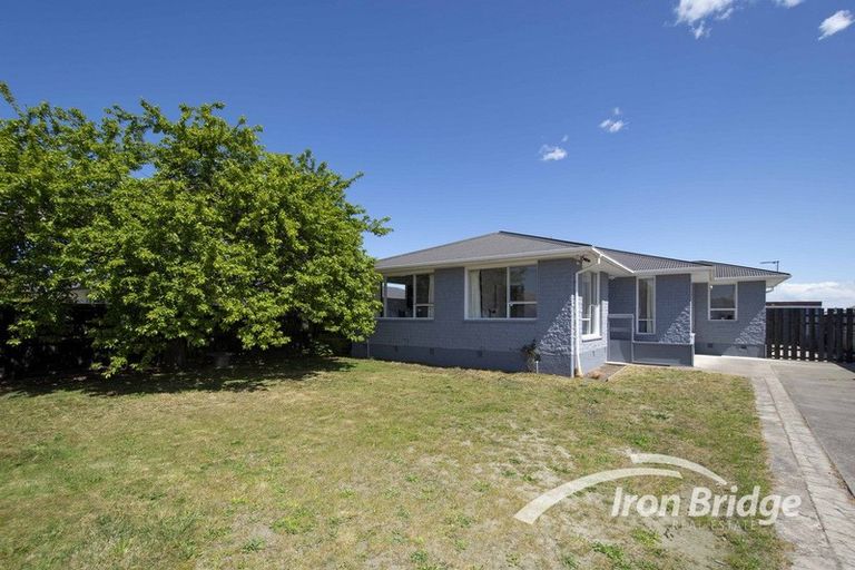 Photo of property in 33 Lamorna Road, Parklands, Christchurch, 8083