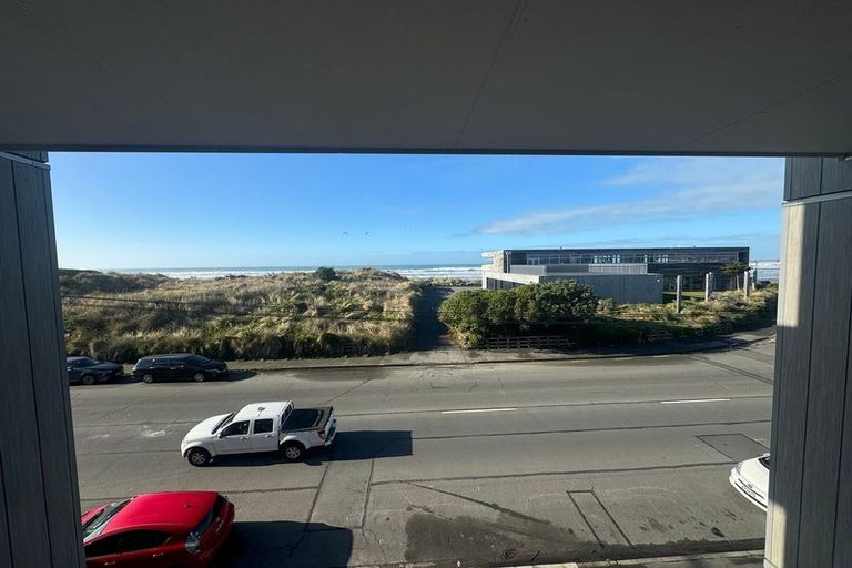 Photo of property in 9/180 Marine Parade, New Brighton, Christchurch, 8083