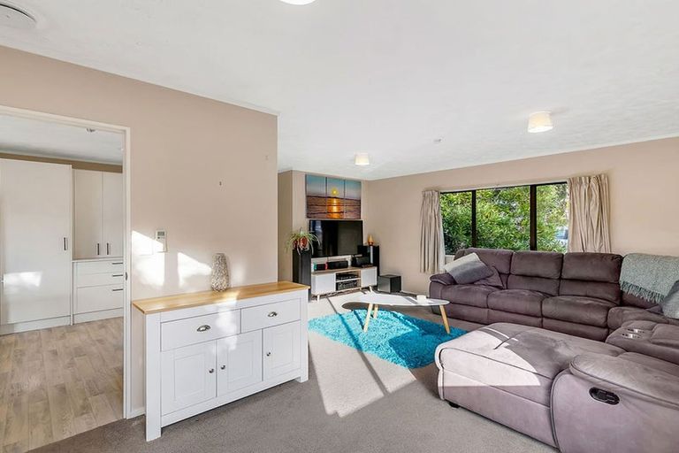 Photo of property in 6 Westridge, Camborne, Porirua, 5026