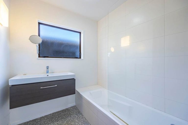 Photo of property in 1/47 Selwyn Crescent, Forrest Hill, Auckland, 0620