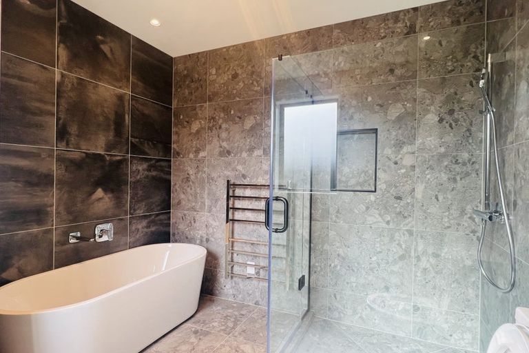 Photo of property in 8 Kumukumu Road, Long Bay, Auckland, 0630