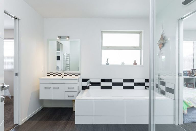 Photo of property in 2 Barratt Street, Blenheim, 7201