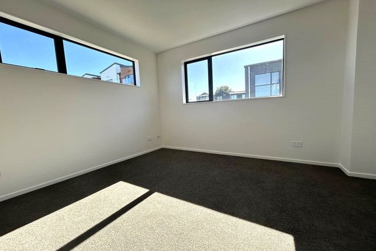 Photo of property in 10 Raupeti Lane, Henderson, Auckland, 0612