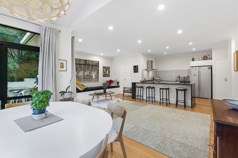 Photo of property in 90 Volga Street, Island Bay, Wellington, 6023