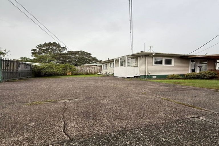 Photo of property in 4 Beaubank Road, Kelston, Auckland, 0602