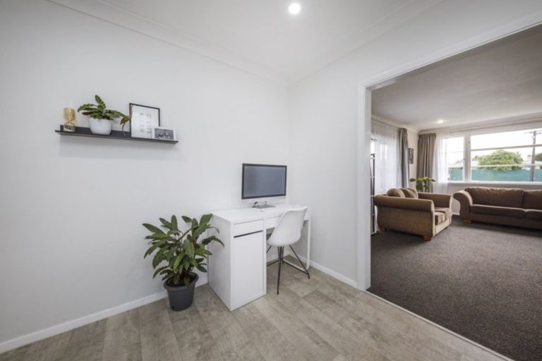 Photo of property in 8 Leigh Place, Awapuni, Palmerston North, 4412