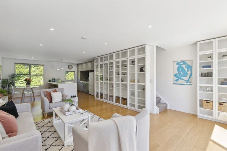 Photo of property in 44 Saddleback Grove, Karori, Wellington, 6012